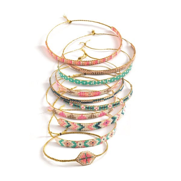 Bracelets et métier à tisser