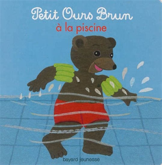Petit Ours Brun à la piscine