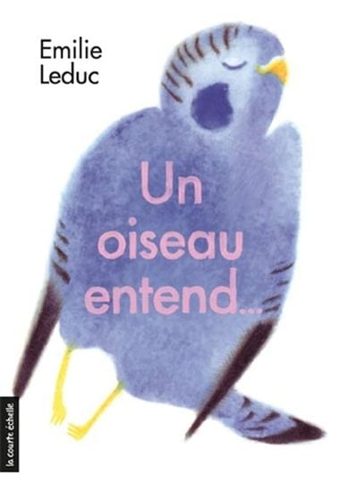 Un oiseau entend