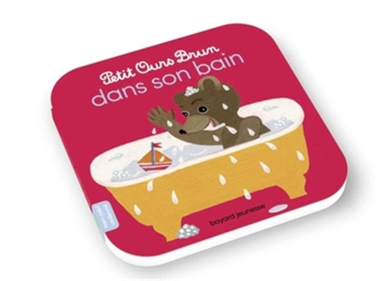 Petit Ours Brun dans son bain