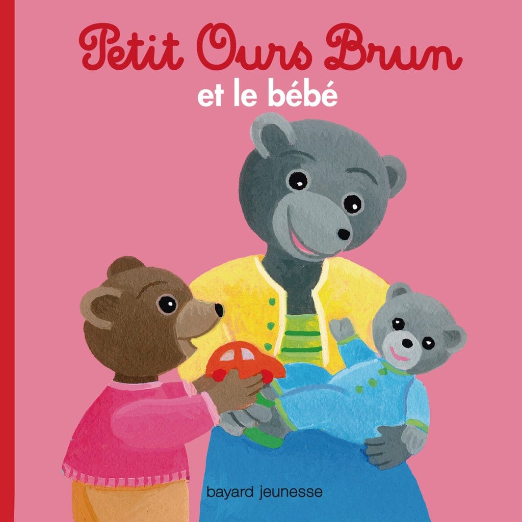 Petit Ours Brun joue avec le bébé